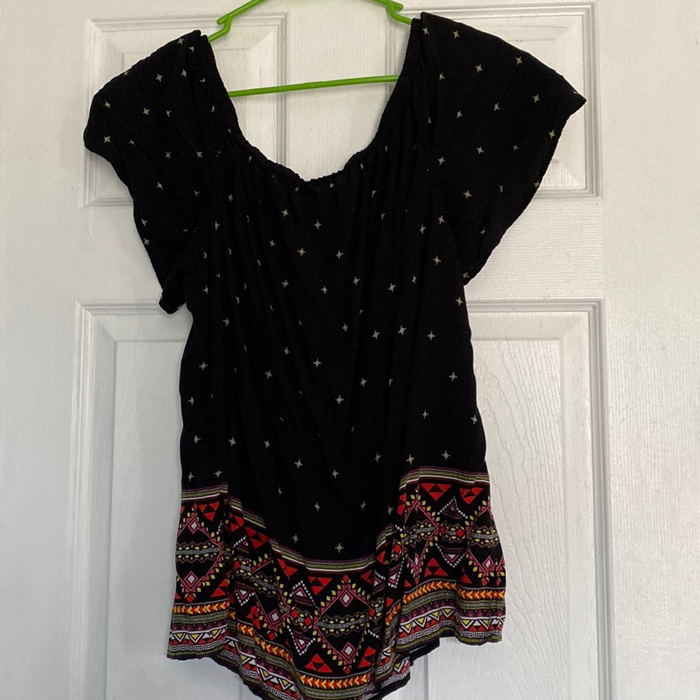 Adorable off the shoulder or not top!